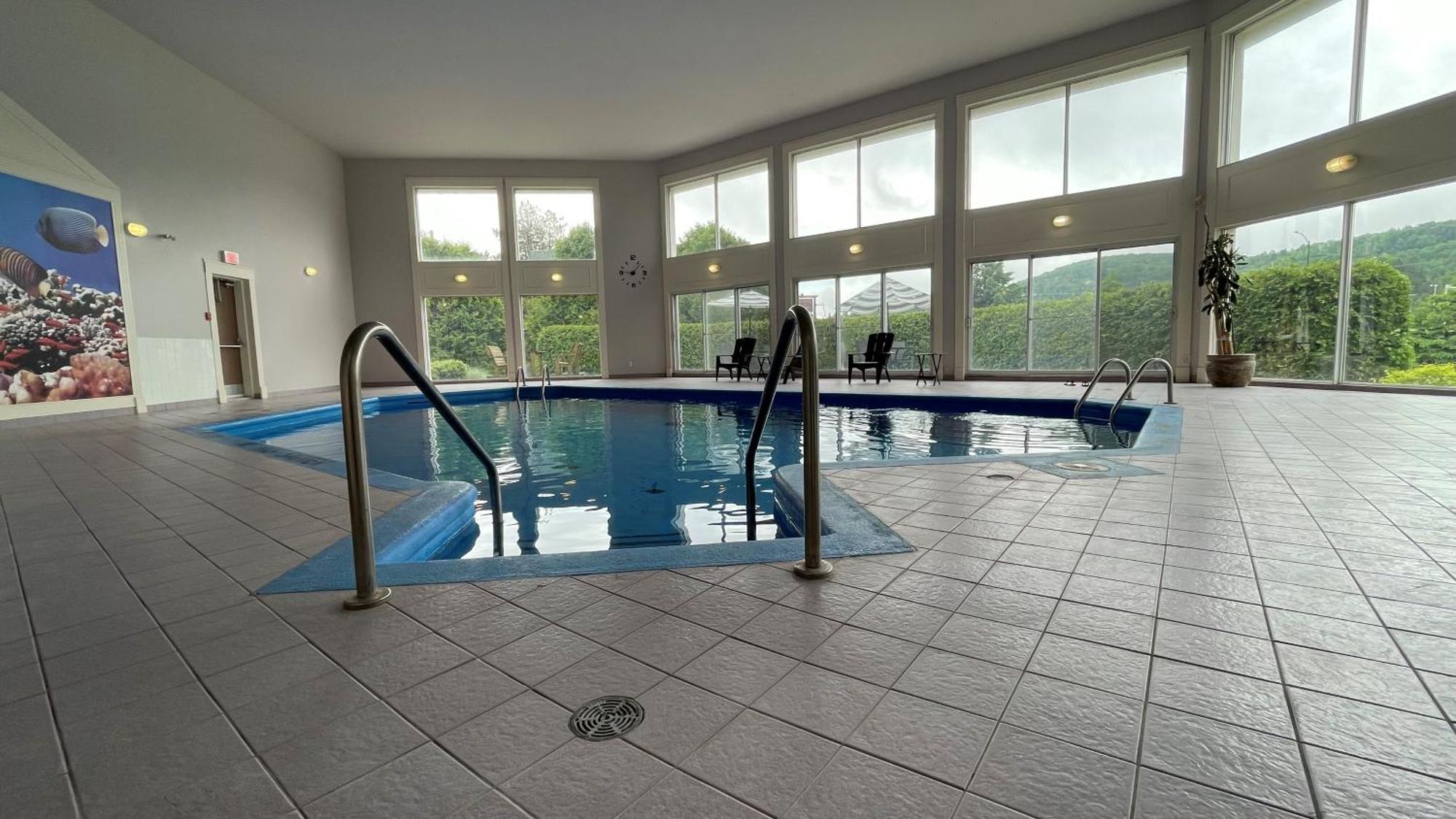 Hotel Vacances Tremblant Mont-Tremblant Dış mekan fotoğraf